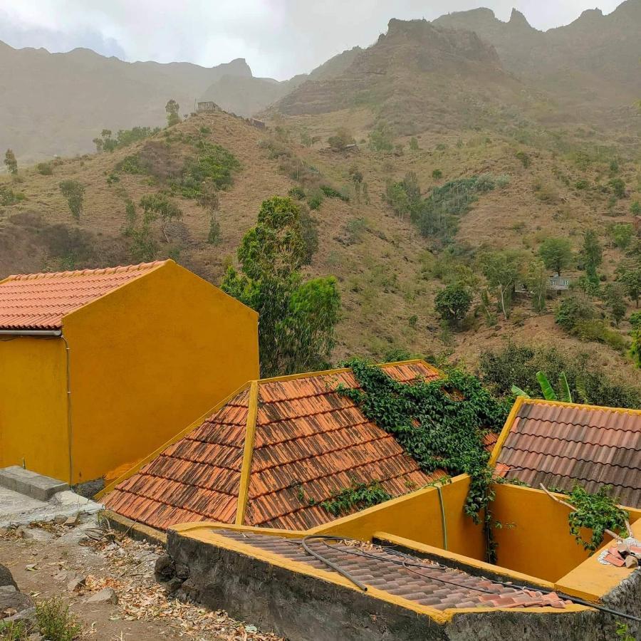gîte de rando haut Mato Correia Exterior foto