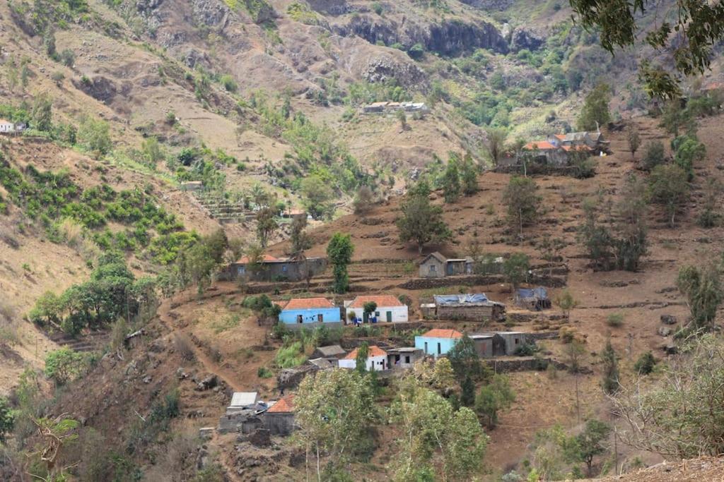 gîte de rando haut Mato Correia Exterior foto