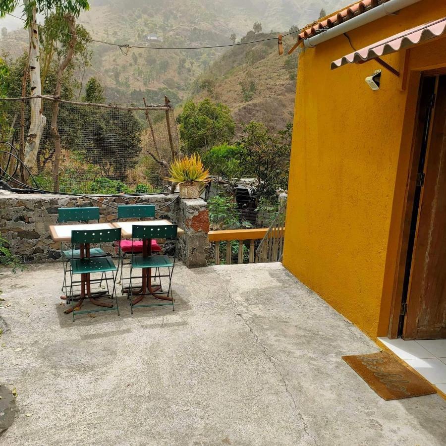 gîte de rando haut Mato Correia Exterior foto